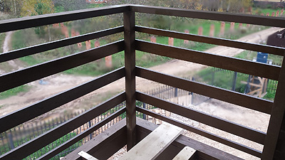 Деревянные перила для балконов и террас