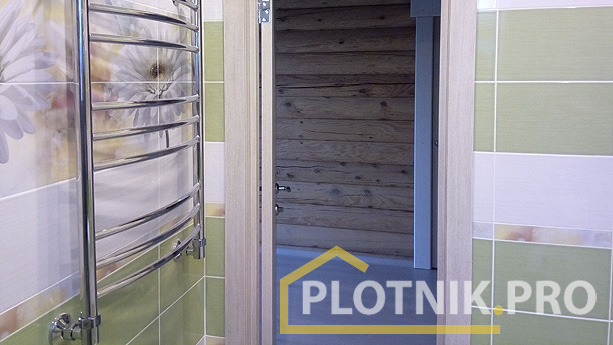 Плитка в доме из оцилиндрованного бревна Плитка в доме из оцилиндрованного бревна